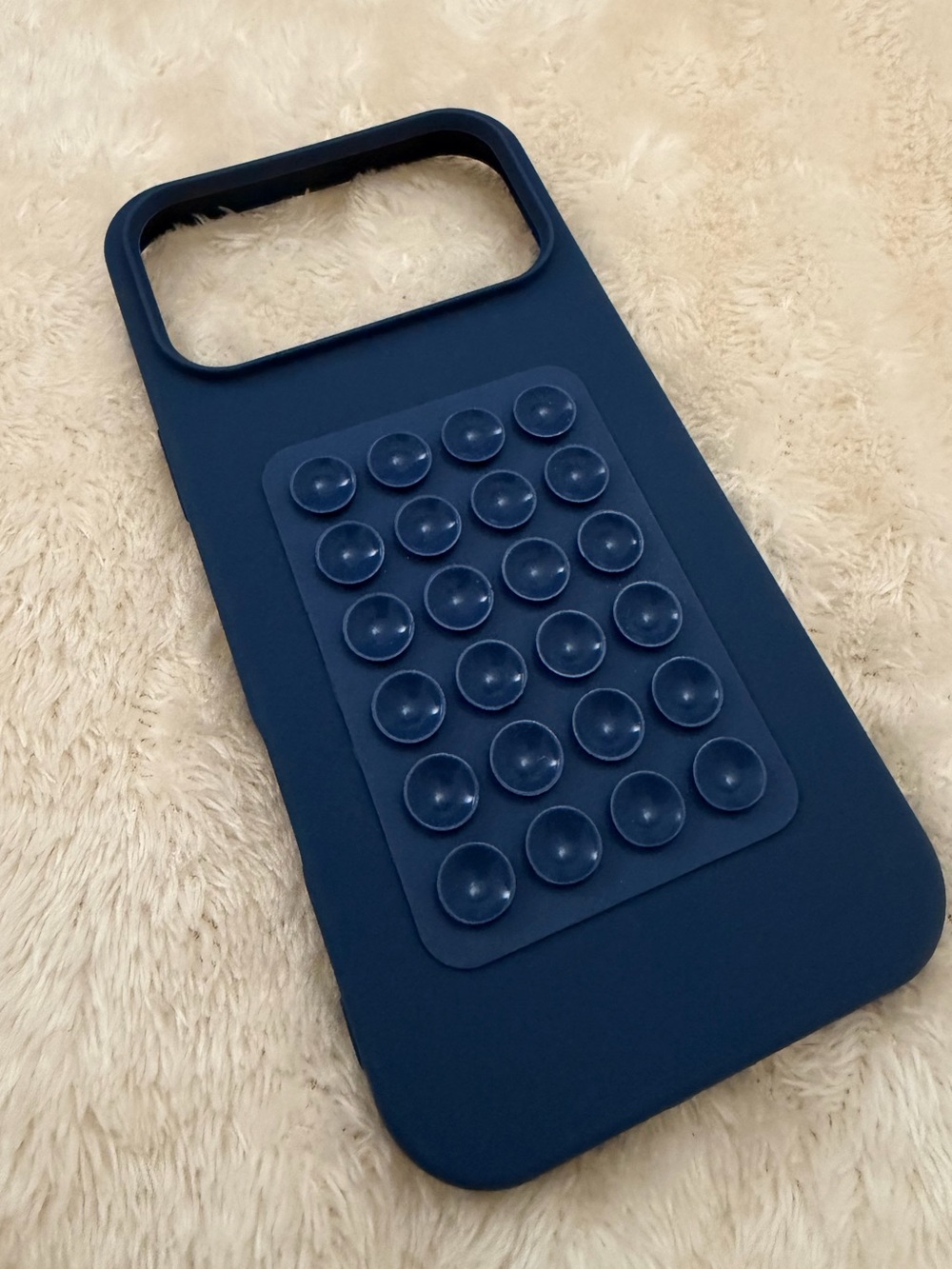 Cover navy blue and 2 accesory. Perfect from creating content.